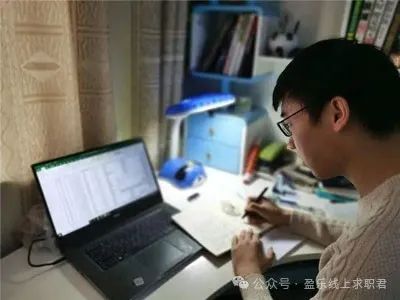 大学生在家兼职的平台_大学生在家副业线上app_适合大学生在家干的副业