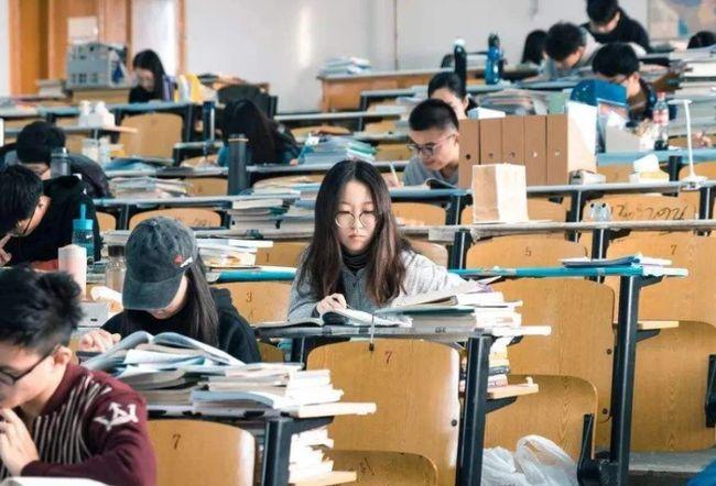 高中生兼职挣1400元_高中生可以做什么兼职赚钱_高中学兼职