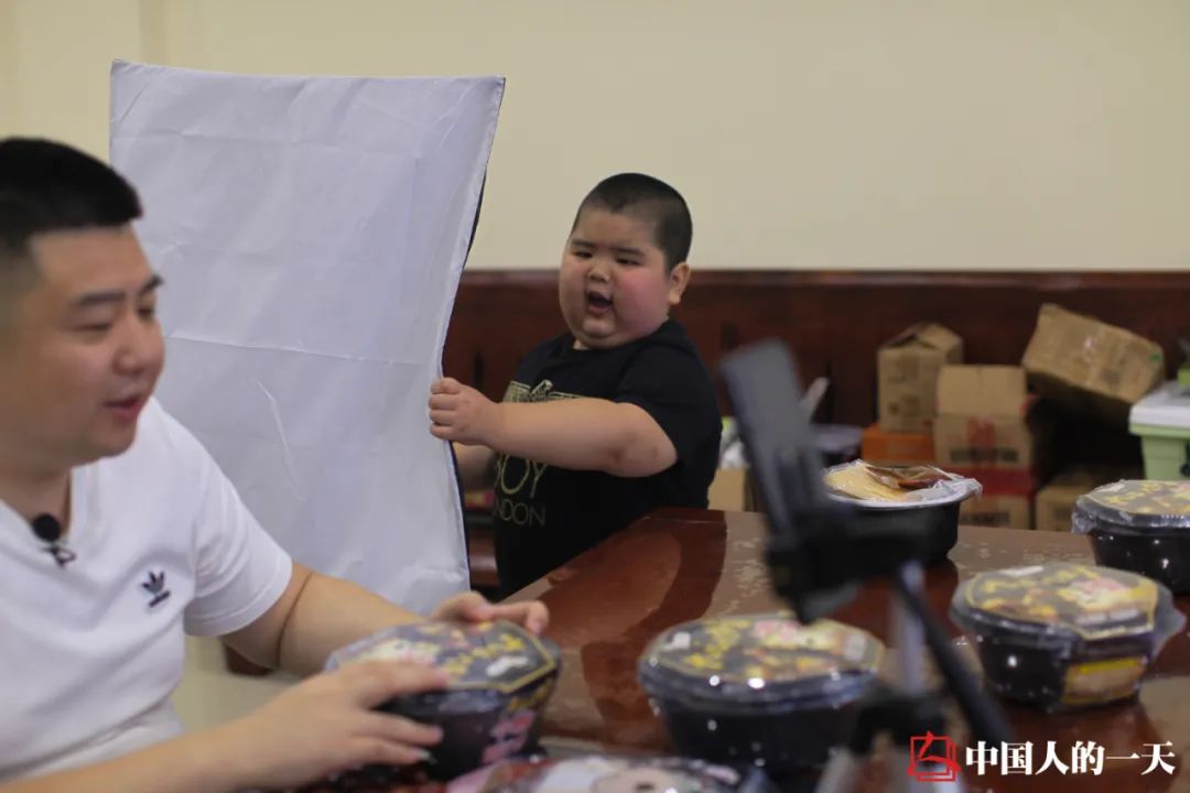 挣钱吃饺子_挣钱吃饭的说说_吃什么最挣钱